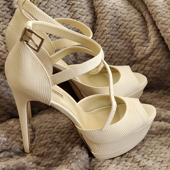 Heels - Picture 2 of 4